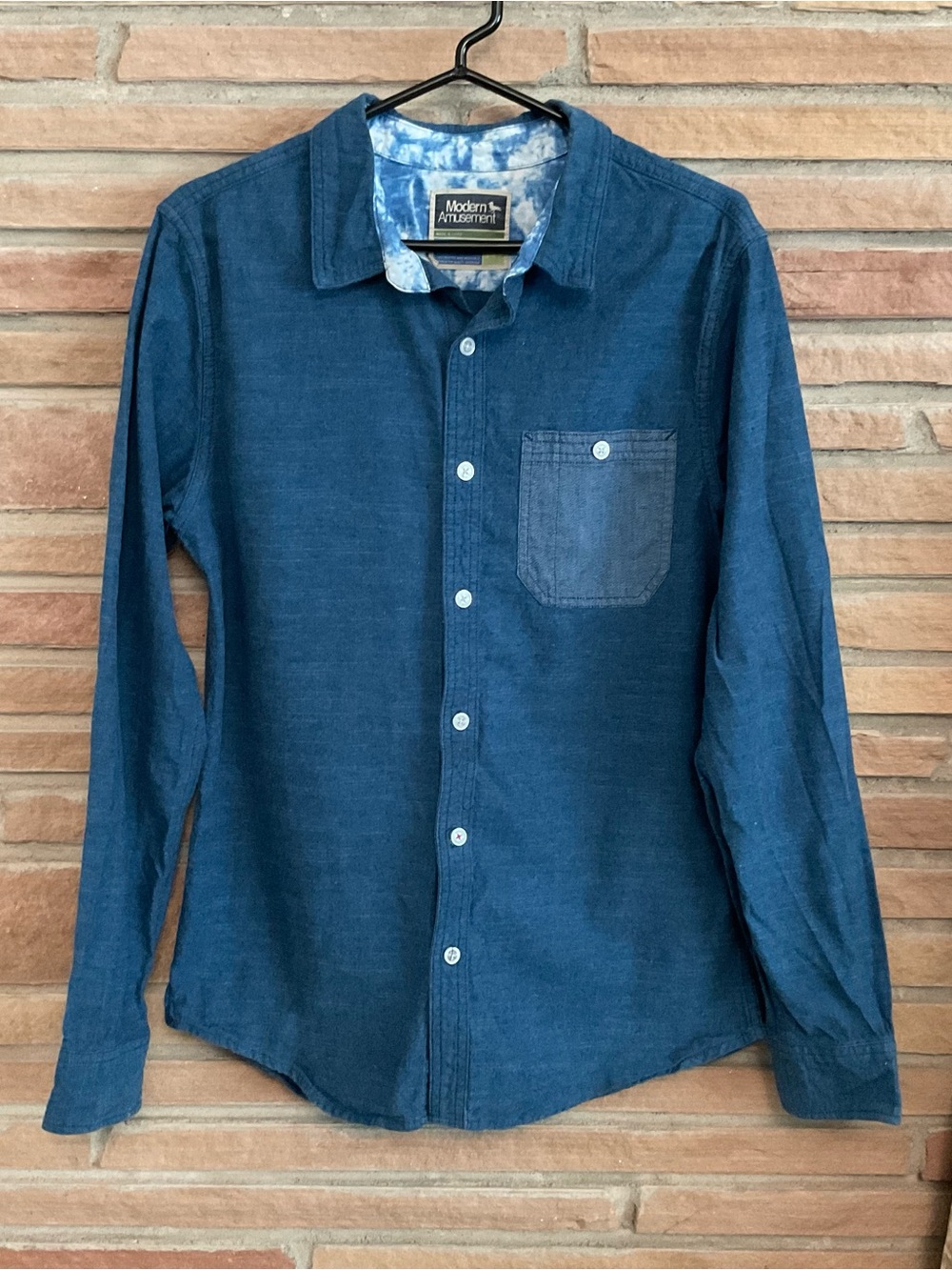 Modern Amusement Long Sleeve Button Shirt Blue Cotton Medium
